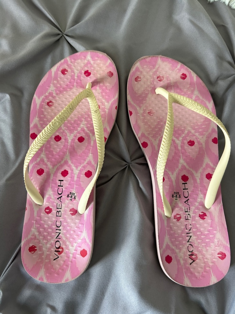 Vionic Beach Pink Patterned Flip Flops. Size 8! - Picture 3 of 3